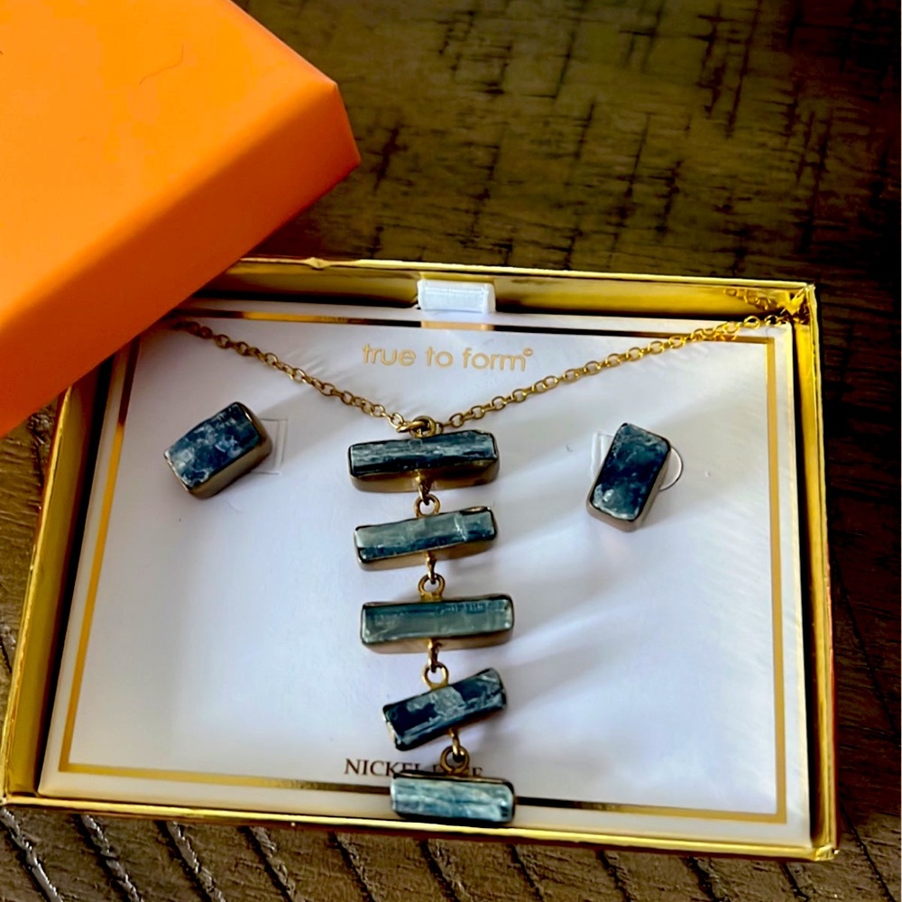 Earth Tones Necklace and Earring Set